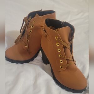 Elegant Brown Lace-Up Ankle Boots